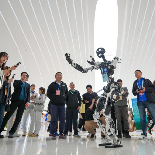 中國具身智能革命：人形機器人開啟產業新紀元